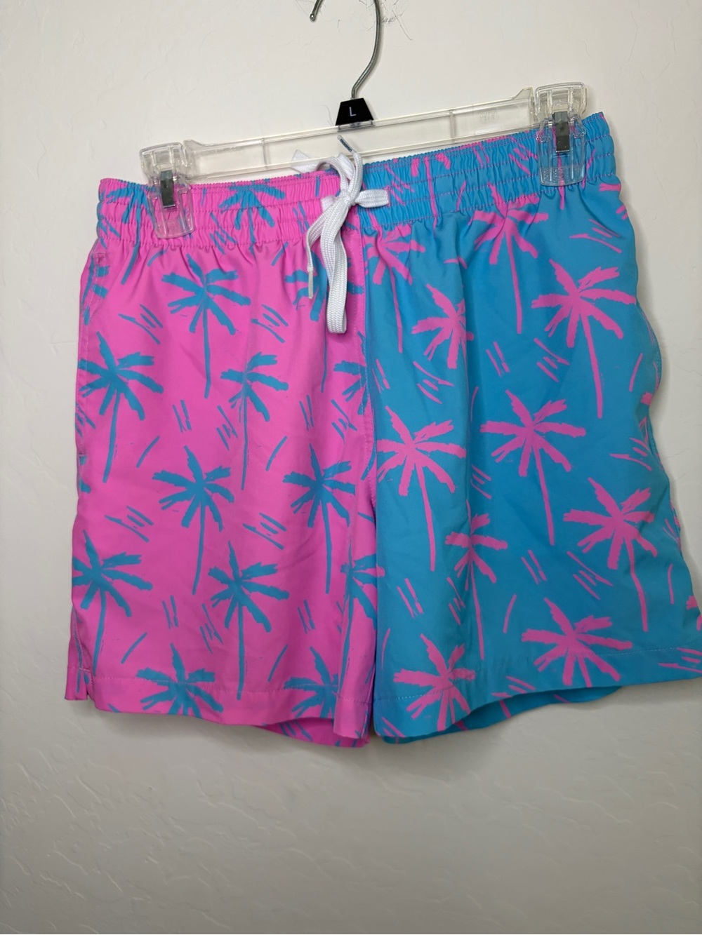 chubbies Split Pink & Teal Palm-Print Athletic Shorts